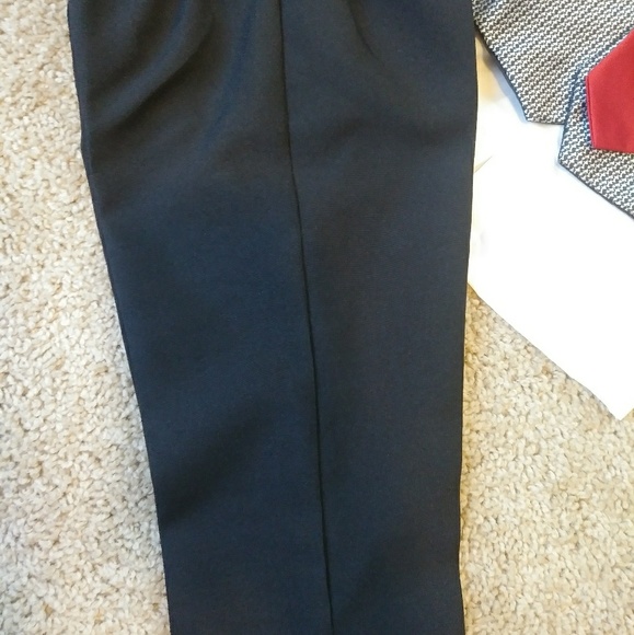 😎12mo suit - Picture 2 of 3